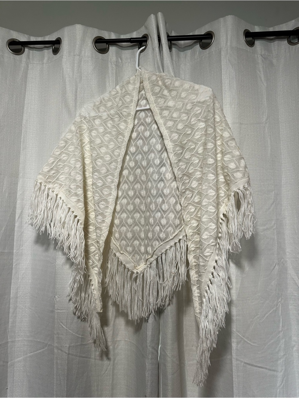 Vintage Ivory Knit Fringe Shawl